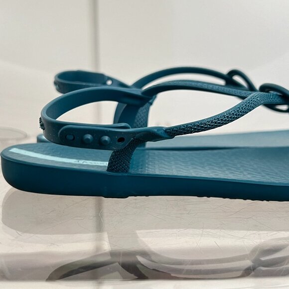 Ipanema Trendy Flip Flops in Blue - Picture 6 of 8